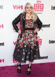 Elle King feet photo 16