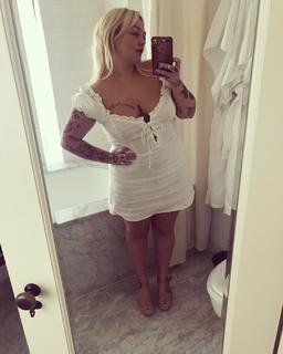 Elle King feet photo 20