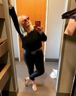 Elle King feet photo 17