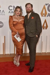 Elle King feet photo 2
