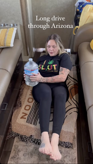 Elle King feet photo 9