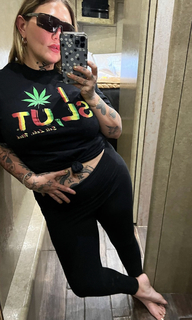 Elle King feet photo 7