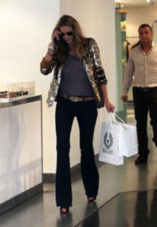 Elle Macpherson feet photo thumbnail