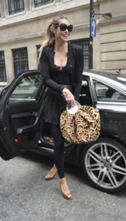 Elle Macpherson feet photo thumbnail