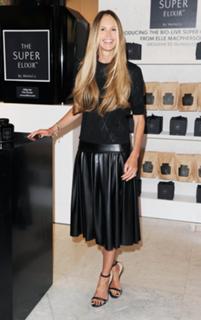 Elle Macpherson feet photo thumbnail
