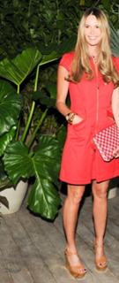 Elle Macpherson feet photo thumbnail
