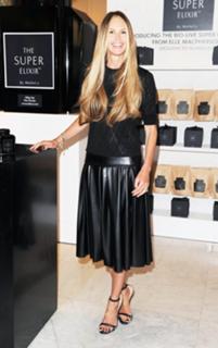 Elle Macpherson feet photo thumbnail