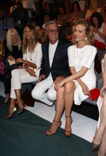 Elle Macpherson feet photo thumbnail