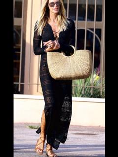 Elle Macpherson feet photo thumbnail