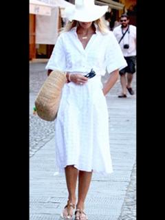 Elle Macpherson feet photo thumbnail
