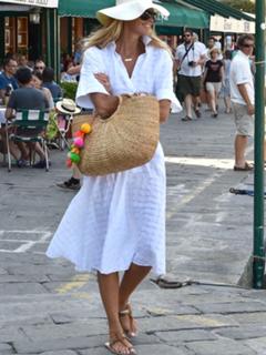 Elle Macpherson feet photo thumbnail