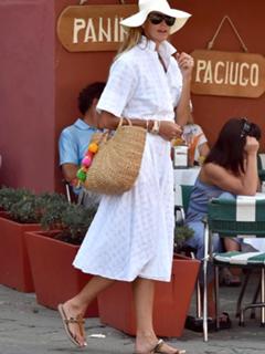 Elle Macpherson feet photo thumbnail