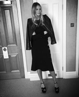 Elle Macpherson feet photo thumbnail