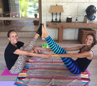 Elle Macpherson feet photo thumbnail