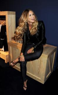 Elle Macpherson feet photo thumbnail
