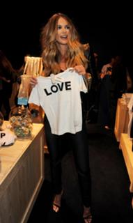 Elle Macpherson feet photo thumbnail