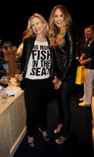 Elle Macpherson feet photo thumbnail