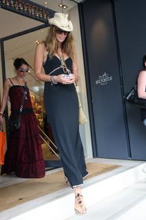 Elle Macpherson feet photo thumbnail