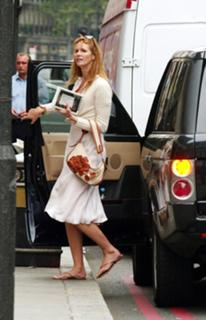 Elle Macpherson feet photo thumbnail