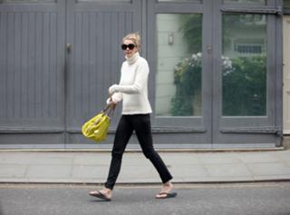 Elle Macpherson feet photo thumbnail
