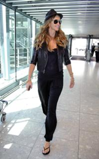 Elle Macpherson feet photo thumbnail