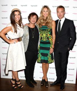 Elle Macpherson feet photo thumbnail