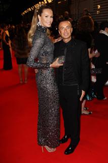 Elle Macpherson feet photo thumbnail