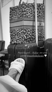 Elle Macpherson feet photo thumbnail