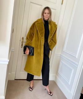Elle Macpherson feet photo thumbnail