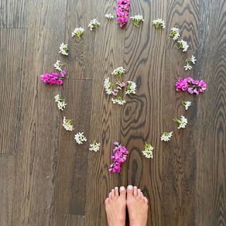 Elle Macpherson feet photo thumbnail