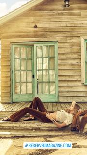 Elle Macpherson feet photo thumbnail