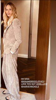 Elle Macpherson feet photo thumbnail