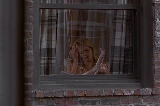 Elle Macpherson feet photo thumbnail