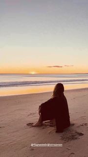 Elle Macpherson feet photo thumbnail