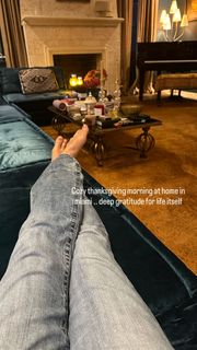 Elle Macpherson feet photo thumbnail