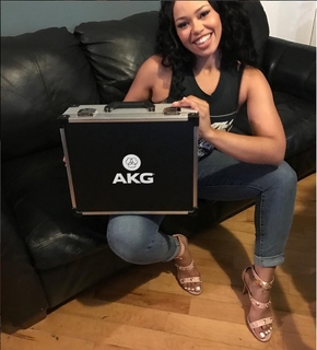Elle Varner feet photo 11