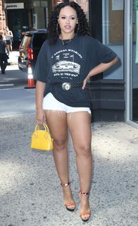 Elle Varner feet photo 11