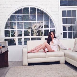 Ellen Adarna feet photo 9