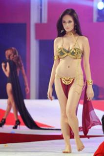 Ellen Adarna feet photo 18