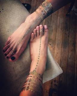 Ellen Adarna feet photo 18