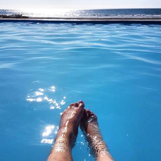 Ellen Adarna feet photo 17