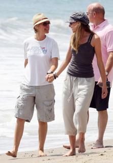 Ellen DeGeneres feet photo thumbnail