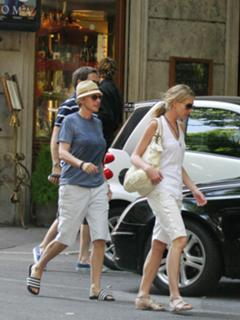 Ellen DeGeneres feet photo thumbnail