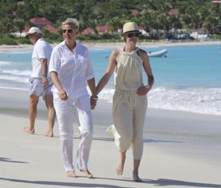 Ellen DeGeneres feet photo thumbnail