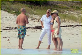 Ellen DeGeneres feet photo thumbnail