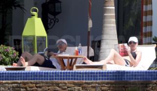 Ellen DeGeneres feet photo thumbnail