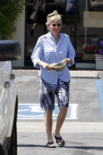 Ellen DeGeneres feet photo thumbnail