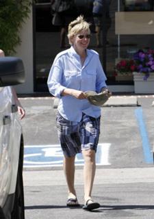 Ellen DeGeneres feet photo thumbnail