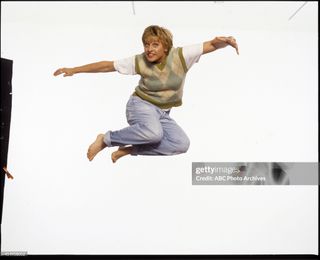 Ellen DeGeneres feet photo thumbnail