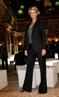 Ellen Hidding feet photo 14